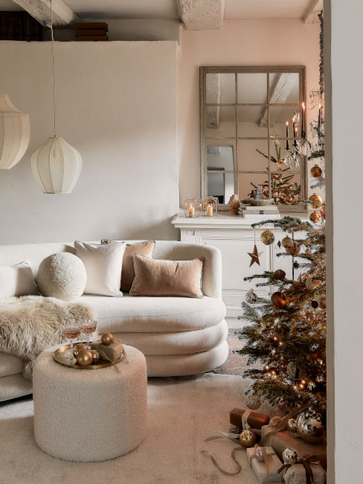Tendenze Natale: salotto con addobbi